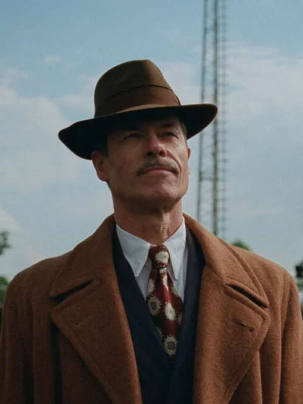 Guy Pearce The Brutalist 2025 Brown Coat