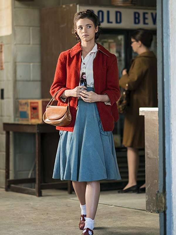 I am the Night Fauna Hodel Red Jacket