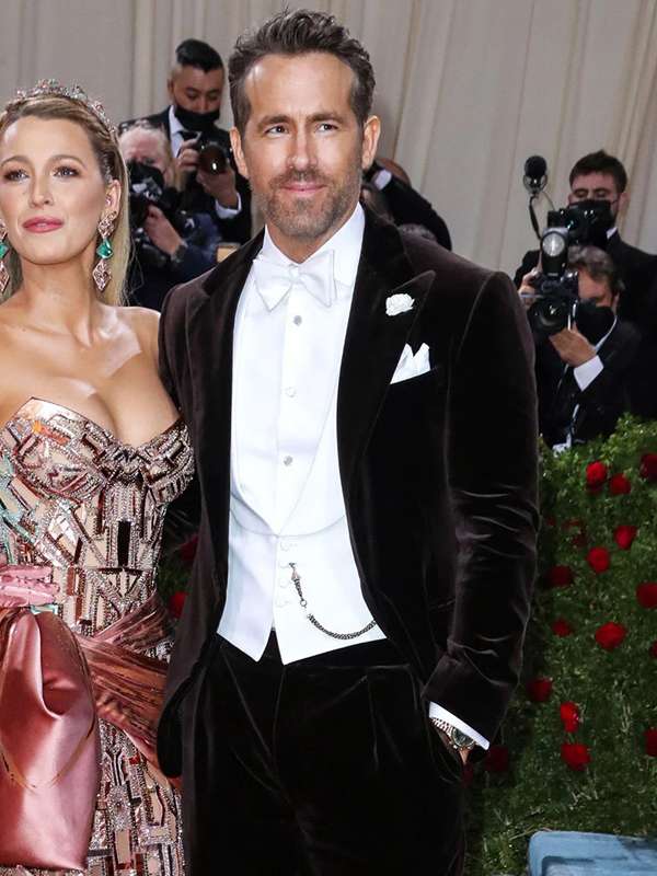 Met Gala 2022 Ryan Reynolds Velvet Suit