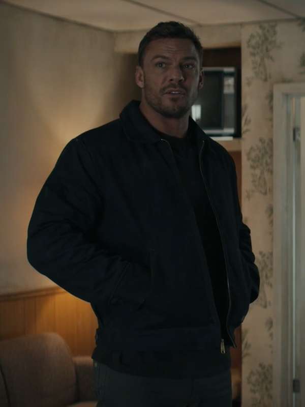 Reacher S02 Jack Reacher Black Jacket