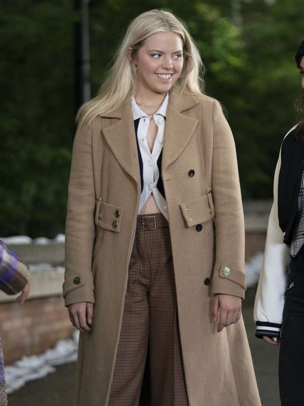Leighton Murray The Sex Lives of College Girls S02 Brown Coat